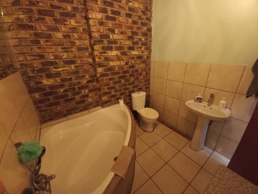 7 Bedroom Property for Sale in Vaal Power A H Free State